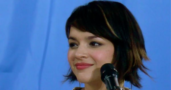 Image in QuizMyDay Norah Jones Music Quiz trivia quiz featuring Norah Jones performing on Good Morning America on June 11th, 2010.