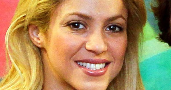 Image in QuizMyDay Shakira Song Titles Quiz: Find the Missing Word Challenge trivia quiz featuring Shakira: Brasília Destrito Federal 2011.