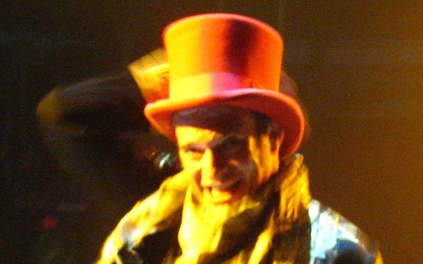 Taken at The Van Halen Tour featuring David Lee Roth (lead vocals), Eddie Van Halen (guitars), Wolfgang Van Halen (bass) and Alex Van Halen (drums). The concert was held at Bell Center, Montreal on 10th November, 2007.