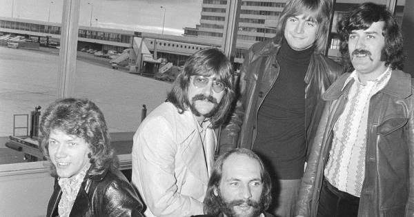Image in QuizMyDay The Moody Blues trivia quiz a photo from the Photo collection Anefo Report
Description : English pop group Moody Blues arrives at Schiphol.
Date: October 23, 1970
Photographer: Evers, Joost / Anefo
Copyright holder: National Archives
Archive inventory number: view access 2.24.01.05
Component number: 923-9510