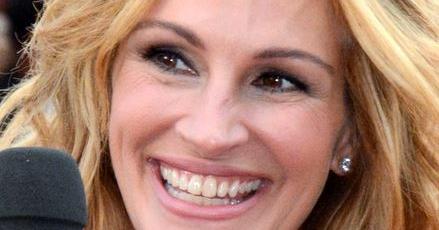 Image in QuizMyDay Epic Movie Theme Songs Quiz: Can You Name the Artists? trivia quiz featuring Julia Roberts au festival de Cannes