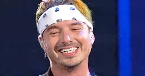 Image in QuizMyDay J Balvin Mastery Quiz: Reggaeton Trivia Facts trivia quiz featuring Directamente desde Medellín, Colombia, José Álvaro Osorio Balvin, conocido por su nombre artístico como J BALVIN, se presenta por primera ante el público chileno eligiendo al “monstruo” de la Quinta Vergara como primer jurado de su show, entregando una performance sobre el escenario que mantuvo encendida a las más de 15 mil personas que asistieron a esa noche de cierre del Festival de Viña 2017.