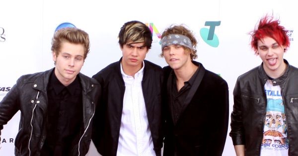 Image in QuizMyDay 5 Seconds of Summer Smash Hits Knowledge Quiz trivia quiz featuring <p>Aria Awards 2014<br>
</p>
Guests at the <i><a href="https://en.wikipedia.org/wiki/ARIA_Music_Awards_of_2014" class="extiw" title="w:ARIA Music Awards of 2014">2014 ARIA Music Awards</a></i>, Sydney, November 26th, 2014