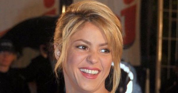 Image in QuizMyDay Shakira Songs Quiz: Test Your Music Expertise trivia quiz featuring Shakira aux NRJ Music Awards