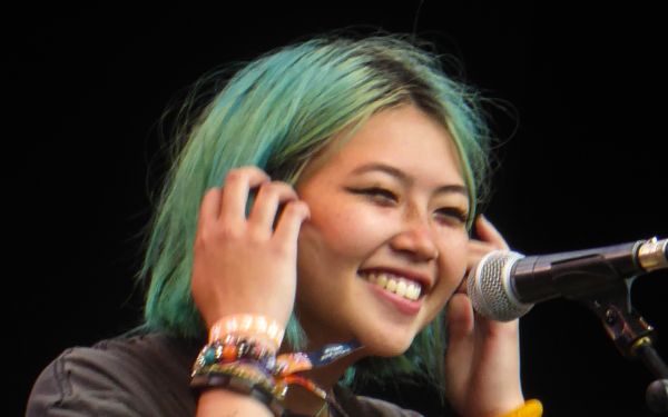 Beabadoobee at <a href="https://en.wikipedia.org/wiki/End_of_the_Road_Festival" class="extiw" title="w:End of the Road Festival">End of the Road Festival</a> in August 2019