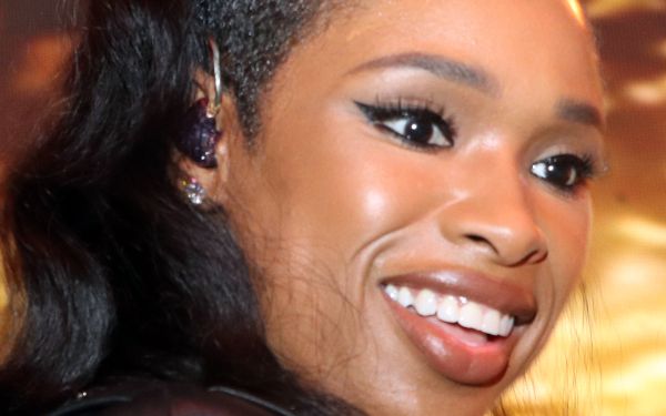 Jennifer Hudson performing at the 2018 Global Education and Skills Forum in Dubai