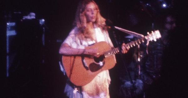 Image in QuizMyDay Joni Mitchell Mastery Quiz: Test Your Lore Now trivia quiz featuring Joni Mitchell - Court and Spark tour
<p>March 5, 1974 Anaheim Convention Center
w/Tom Scott &amp; The LA Express
Frame 18 Crop
</p>
8000dpi slide scan (original)