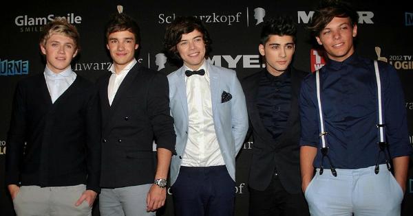Image in QuizMyDay Can You Ace This One Direction Trivia Challenge trivia quiz featuring 2012 <a href="https://en.wikipedia.org/wiki/TV_Week_Logie_Awards" class="extiw" title="w:TV Week Logie Awards">TV Week Logie Awards</a> – Red Carpet Arrivals – <a href="https://en.wikipedia.org/wiki/One_Direction" class="extiw" title="w:One Direction">One Direction</a>.thais From left to right: <a href="https://en.wikipedia.org/wiki/Niall_Horan" class="extiw" title="w:Niall Horan">Niall Horan</a>, <a href="https://en.wikipedia.org/wiki/Liam_Payne" class="extiw" title="w:Liam Payne">Liam Payne</a>, <a href="https://en.wikipedia.org/wiki/Harry_Styles" class="extiw" title="w:Harry Styles">Harry Styles</a>, <a href="https://en.wikipedia.org/wiki/Zayn_Malik" class="extiw" title="w:Zayn Malik">Zayn Malik</a> and <a href="https://en.wikipedia.org/wiki/Louis_Tomlinson" class="extiw" title="w:Louis Tomlinson">Louis Tomlinson</a>. Location: <a href="https://en.wikipedia.org/wiki/Crown_Casino" class="extiw" title="w:Crown Casino">Crown Casino</a>, Melbourne
