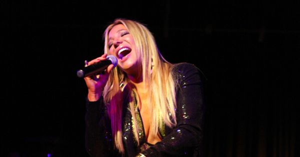 Image in QuizMyDay Taylor Dayne Songs Quiz – Test Your 80s Pop Music Trivia trivia quiz featuring Taylor Dayne, American freestyle music, and smooth jazz artist from New York City, is continuing to love her Australian tour and the many fans who still remember her.
<p>The Diva who enjoyed mainstream popularity in the 1980s is wowing Aussie audiences and showing that she's still got it.
</p><p>Without her there may never have never been an Anastacia. Almost 25 years ago, the chart success of American dance-pop singer Taylor Dayne paved a golden road for the mighty-voiced white female soul-pop singer