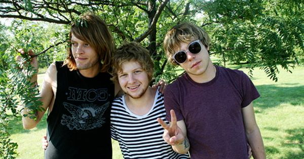 Image in QuizMyDay Cage the Elephant Quiz: Test Your Rock Music Expertise trivia quiz featuring Photos of the band Cage the Elephant