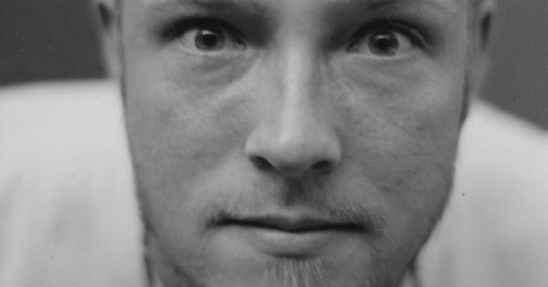 Image in QuizMyDay Stone Temple Pilots Quiz: Only Hardcore Grunge Fans Score 5/5! trivia quiz featuring Scott Weiland in Highland Park, Los Angeles 1994. Photographer: Ithaka Darin Pappas
Scott Weiland (1967 – 2015) was an American musician, singer and songwriter. During a career spanning three decades, Weiland was best known as the lead singer of the band Stone Temple Pilots from 1989 to 2002 and 2008 to 2013, making six records with them. He was also lead vocalist of supergroup Velvet Revolver from 2003 to 2008.