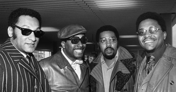Image in QuizMyDay Take the Motown Classics Song Challenge Quiz trivia quiz featuring Collectie / Archief : Fotocollectie Anefo<br>
<p>Reportage / Serie : [ onbekend ]<br>
Beschrijving : Amerikaanse popgroep Four Tops arriveert op Schiphol. Four Tops<br>
Datum : 24 februari 1970<br>
Trefwoorden : Popgroepen<br>
Fotograaf : Mieremet, Rob / Anefo<br>
Auteursrechthebbende : Nationaal Archief <br>
Materiaalsoort : Negatief (zwart/wit)<br>
Nummer archiefinventaris : bekijk toegang 2.24.01.05<br>
</p>
Bestanddeelnummer : 923-2854