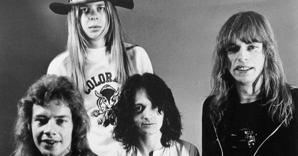 Image in QuizMyDay Yes Ultimate Quiz: Test Your Prog Rock Knowledge trivia quiz featuring Standing: <a href="//commons.wikimedia.org/wiki/Category:Rick_Wakeman" title="Category:Rick Wakeman">Rick Wakeman</a> and <a href="//commons.wikimedia.org/wiki/Category:Steve_Howe" title="Category:Steve Howe">Steve Howe</a>.
<p>Sitted: <a href="//commons.wikimedia.org/wiki/Category:Bill_Bruford" title="Category:Bill Bruford">Bill Bruford</a> and <a href="//commons.wikimedia.org/wiki/Category:Jon_Anderson" title="Category:Jon Anderson">Jon Anderson</a>.
</p><p>Down: <a href="//commons.wikimedia.org/wiki/Category:Chris_Squire" title="Category:Chris Squire">Chris Squire</a>.
</p>
Press photo of the band <a href="//commons.wikimedia.org/wiki/Category:Yes_(musical_group)" title="Category:Yes (musical group)">Yes</a> in 1972. No copyright markings on the photo.