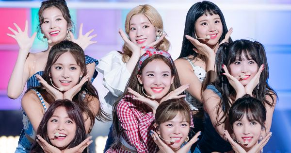 Image in QuizMyDay Finish the K-pop Song Title Quiz: Complete the Hits trivia quiz featuring 180717 열린음악회 트와이스