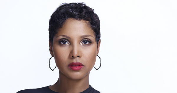 Image in QuizMyDay Who Sang This R&B Hit? Quiz: Guess the Singer by Song trivia quiz featuring Toni Braxton press photo from 2015.