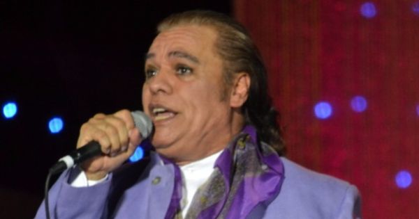 Image in QuizMyDay Amor Eterno of Knowledge: The Ultimate Juan Gabriel Quiz trivia quiz featuring Juan Gabriel en Festival Festival Verano de Iquique