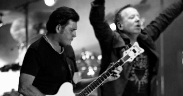 Image in QuizMyDay Don't You (Ultimate Simple Minds Knowledge Quiz) trivia quiz featuring Charlie Burchill and Jim Kerr of Simple Minds