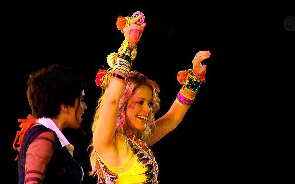 Shakira durante la ceremonia de clausura del mundial de Futbol Sudafrica  2010