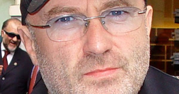 Image in QuizMyDay Phil Collins Discography Deep Cuts Challenge Quiz trivia quiz featuring Phil Collins juste avant son concert à Forest-National en Belgique.