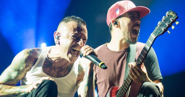 Image in QuizMyDay Linkin Park Members Quiz: Test Your Band Lineup Trivia Skills trivia quiz featuring Taken on August 23, 2014 in Montreal. <a href="//commons.wikimedia.org/wiki/Chester_Bennington" title="Chester Bennington">Chester Bennington</a> and <a href="//commons.wikimedia.org/wiki/Mike_Shinoda" title="Mike Shinoda">Mike Shinoda</a> of <a href="//commons.wikimedia.org/wiki/Linkin_Park" title="Linkin Park">Linkin Park</a> performing Live