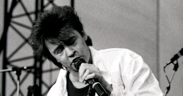 Image in QuizMyDay Every Time You Quiz Away: The Ultimate Paul Young Test trivia quiz featuring Paul Young, 18th June 1987. "Népstadion" venue in Budapest, Hungary.
Billed as support act to "Genesis".