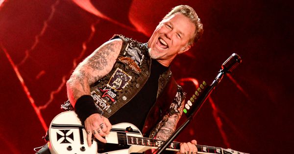 Image in QuizMyDay Ultimate Metallica Quiz: 10-Question Challenge for True Fans trivia quiz featuring James Hetfield - Rock in Rio 2015