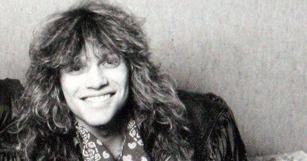 Crop of <a href="//commons.wikimedia.org/wiki/File:Jonathan_King_with_Jon_Bon_Jovi.jpg" title="File:Jonathan King with Jon Bon Jovi.jpg">File:Jonathan King with Jon Bon Jovi.jpg</a> showing singer Jon Bon Jovi in 1987