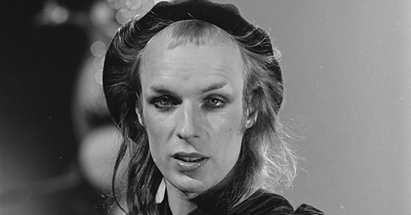 Image in QuizMyDay Brian Eno Genius Quiz: How Deep Is Your Ambience? trivia quiz featuring Brian Eno in AVRO's TopPop (Dutch television show) in 1974