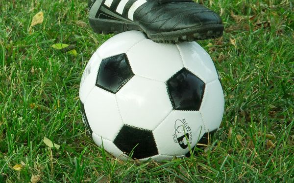 <div class="description">
500px provided description: Soccer [#grass ,#green ,#game ,#play ,#football ,#soccer ,#ball ,#sports ,#stadium ,#outdoor sports]</div>