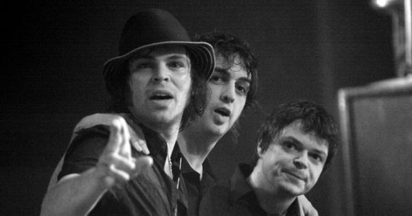 Image in QuizMyDay Supergrass Music Quiz: Test Your Britpop Band Trivia Skills trivia quiz featuring Gaz, Danny and Mick -  Supergrass at Roundhouse, Camden (2008)