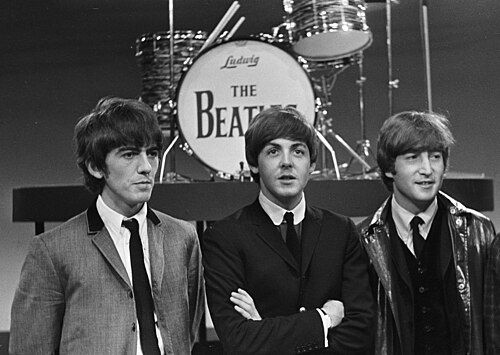 The Beatles tijdens televisieopnames in Hillegom. Jimmie Nicol vervangt Ringo Starr.