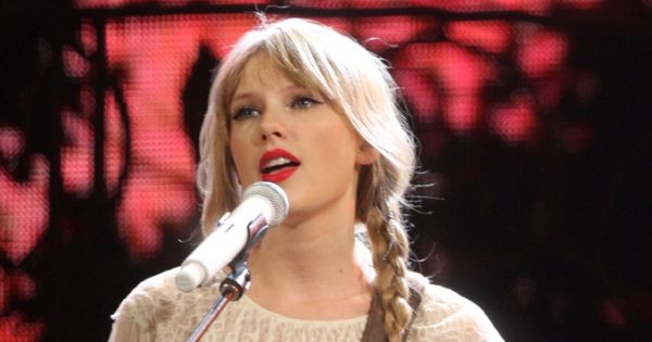 Image in QuizMyDay Taylor Swift Songs Quiz: Test Your Music Memory trivia quiz featuring Taylor Swift Sydney