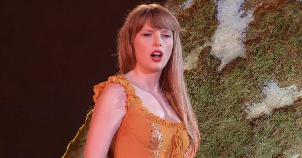Image in QuizMyDay Taylor Swift Evermore Quiz: Test Your Album Expertise trivia quiz featuring <p>Eras Tour - Arlington, TX - Evermore 1.jpg
</p>
American singer-songwriter Taylor Swift on the Eras Tour in Arlington, Texas, April 2, 2023