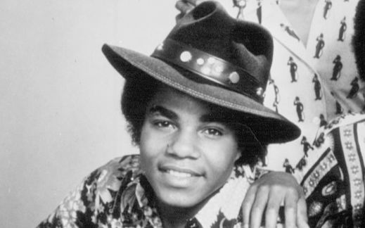 Photo of the Jackson 5 from 1974. Clockwise from bottom left: Tito Jackson, Jermaine Jackson, Jackie Jackson, Marlon Jackson, Randy Jackson, Michael Jackson (center).