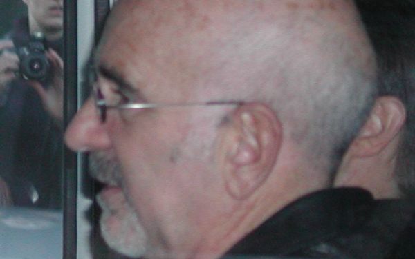 Roy Bittan in front of the "Four Seasons"-Hotel, Berlin