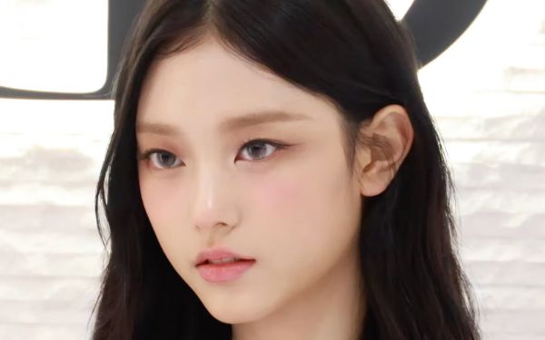 NewJeans HAERIN for Dior at the Pangyo Hyundai Department Store