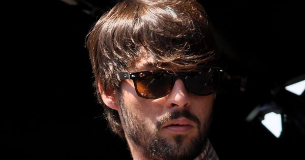 Image in QuizMyDay Ryan Bingham Quiz: Test Your Music and Movie Facts trivia quiz featuring Ryan Bingham performing in Jacksonville, FL.