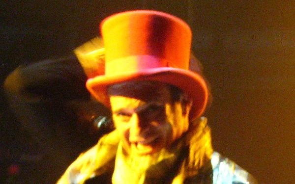 Taken at The Van Halen Tour featuring David Lee Roth (lead vocals), Eddie Van Halen (guitars), Wolfgang Van Halen (bass) and Alex Van Halen (drums). The concert was held at Bell Center, Montreal on 10th November, 2007.