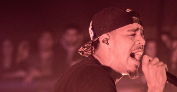 Image in QuizMyDay Cole Hard Facts: The Ultimate J. Cole Knowledge Quiz trivia quiz featuring J. Cole pendant sa tournée What Dreams May Come Tour en janvier 2014.