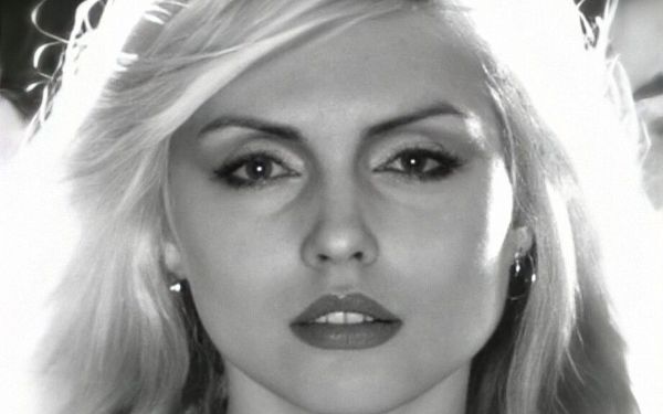 <a href="https://en.wikipedia.org/wiki/Blondie_(band)" class="extiw" title="en:Blondie (band)">Blondie</a> in 1977: Gary Valentine, Clem Burke, Debbie Harry, Chris Stein, and Jimmy Destri.