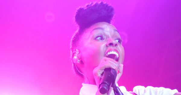 Image in QuizMyDay Tightrope Trivia: Janelle Monáe Knowledge Quiz trivia quiz featuring Janelle Monae @ ZMF 2012 Eines der besten Konzerte das ich je erleben durfte, diese Frau ist der Wahnsinn!!