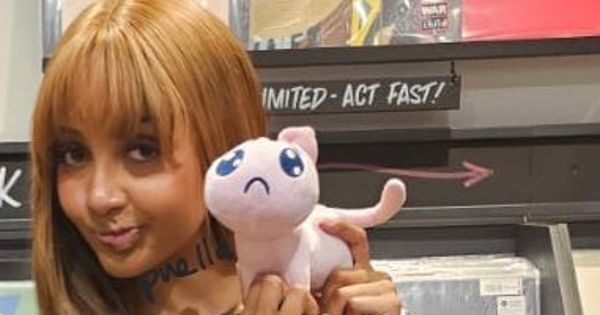 Image in QuizMyDay Think You Know PinkPantheress? Take the Ultimate Quiz! trivia quiz featuring pinkpantheress posing at a fan merch signing in 2025