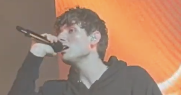 Image in QuizMyDay JVKE Quiz: Test Your Music Knowledge and Song Facts trivia quiz featuring JVKE 2023 Tour - Live in Concert: Golden Hour (video by The2Woodies)