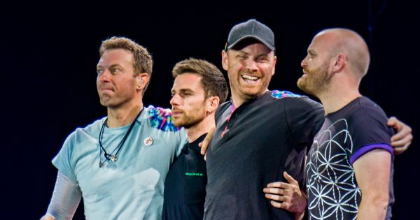 Image in QuizMyDay Coldplay Fan Challenge: 5-Question Music Quiz trivia quiz featuring Coldplay at the Rose Bowl Stadium, Pasadena, California. Friday 6th October 2017.